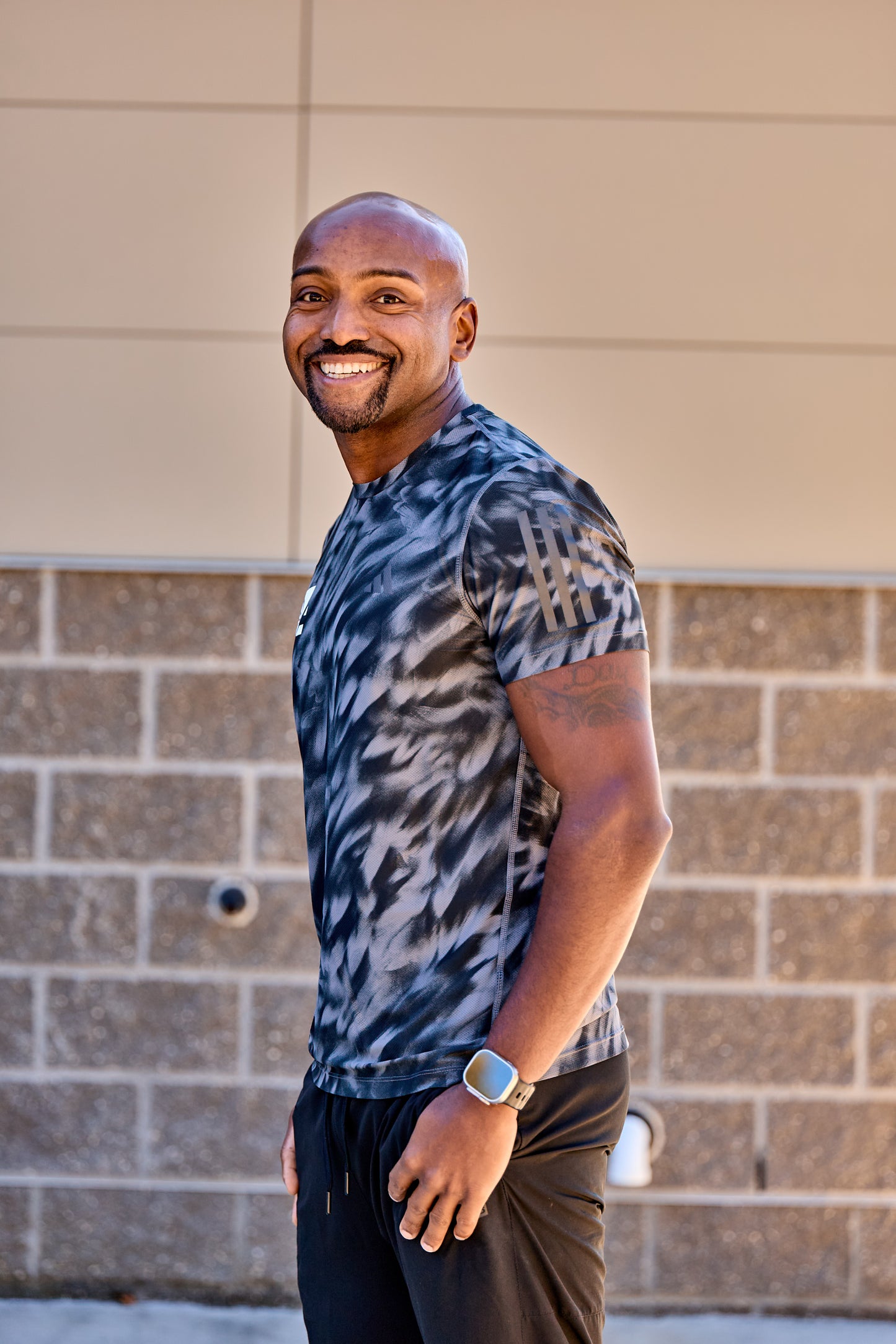 Men's Own the Run Tee - AOP Grey