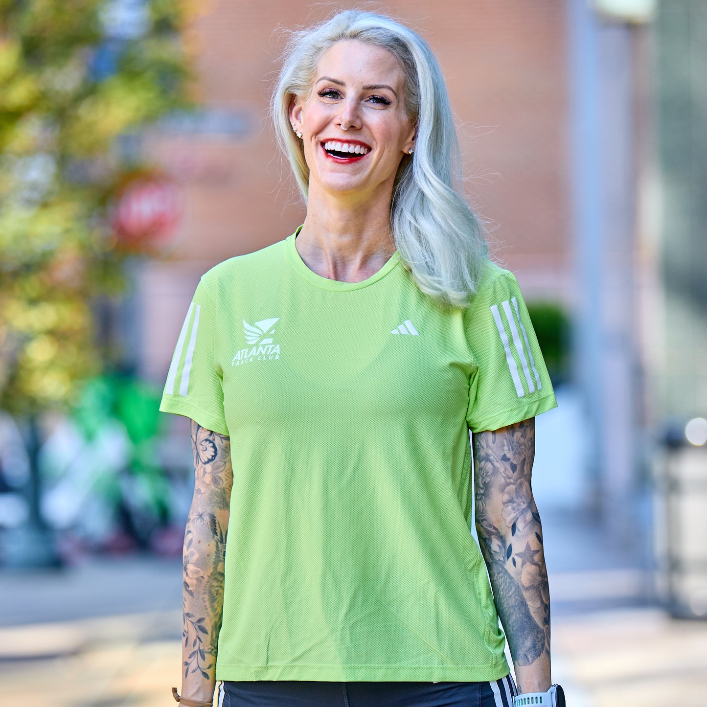 Women's Own the Run B Tee - Pulse Lime