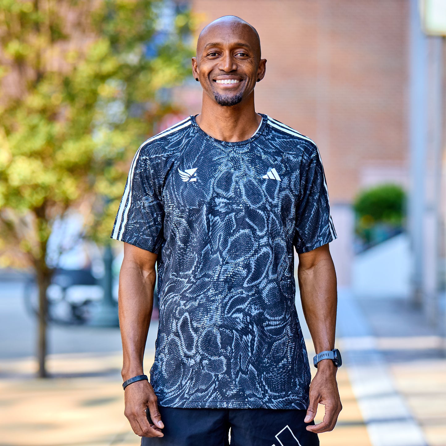 Men's Own the Run AOP Tee - Black