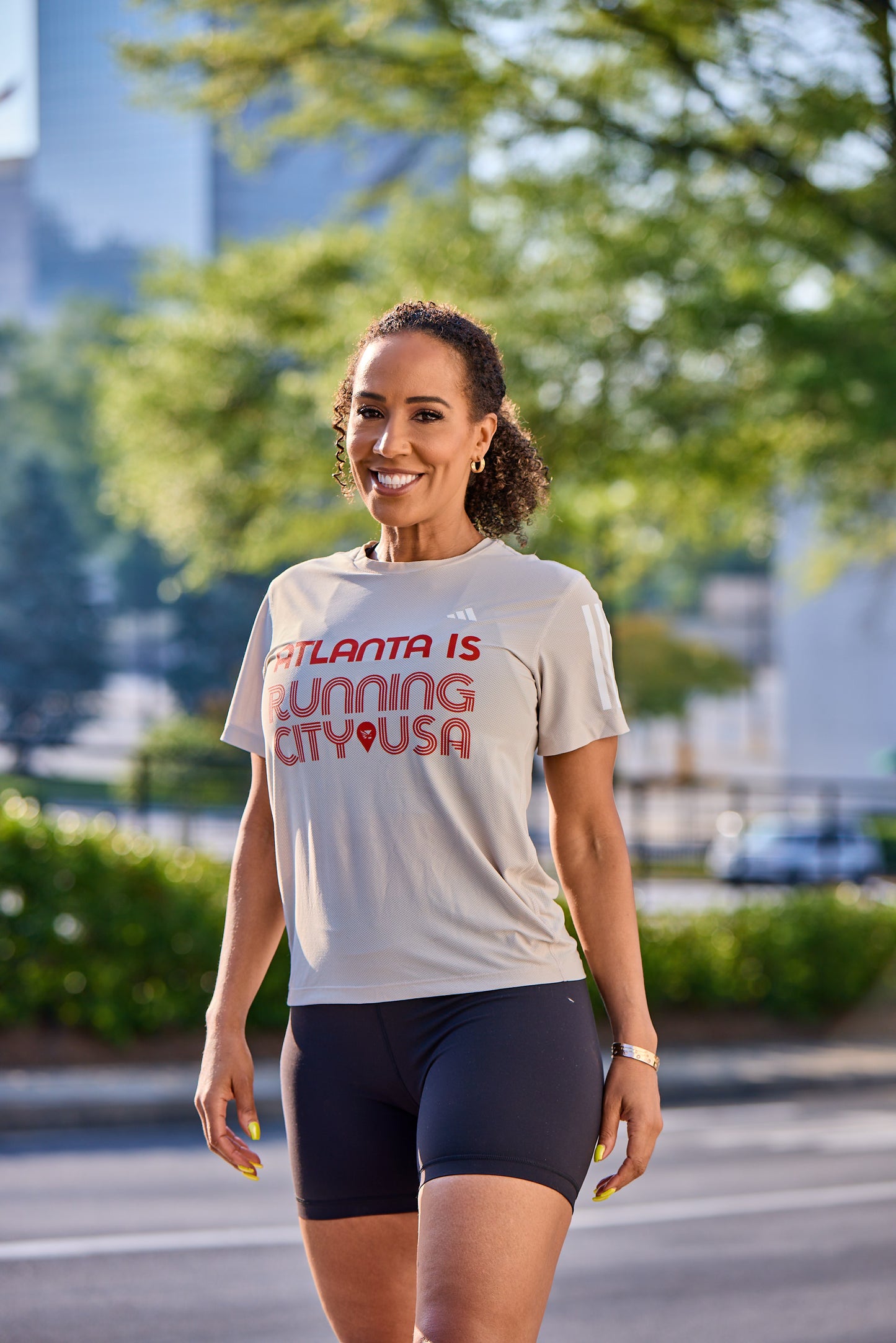 Women's - Own the Run B Tee - Wonder Alumina